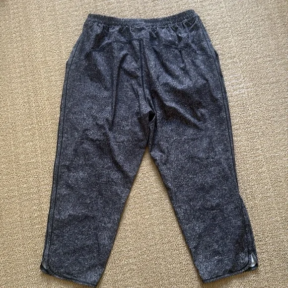 Lululemon Keep it Classic Crops 23” - Picture 5 of 5